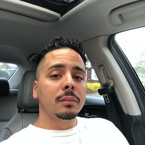 Meet your Posher, Carlos